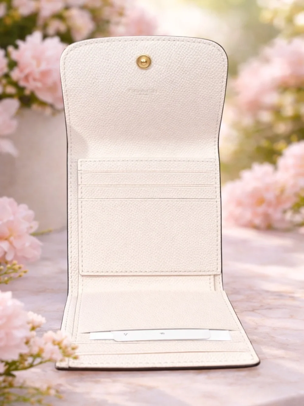 Coach Leather Floral Appliqué Small Wallet NWT - Picture 5 of 8